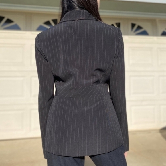 Moda International Women's Black Pinstripe Fitted Button-Waist Blazer - Size 10 - Picture 3 of 13
